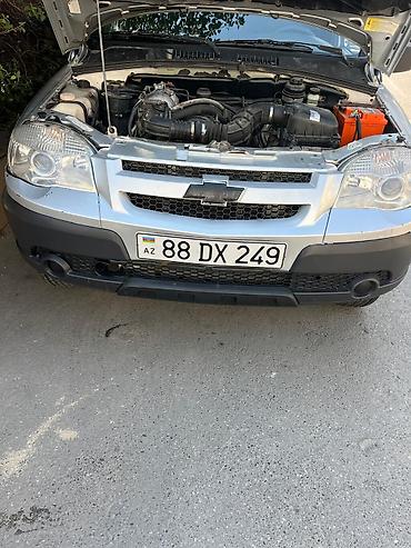Chevrolet Niva: 1.6 l | 2012 il 200000 km Krossover