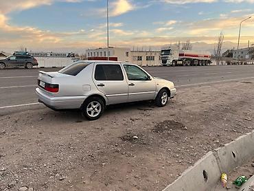 Volkswagen: Volkswagen Vento: 1995 г., Седан — 4