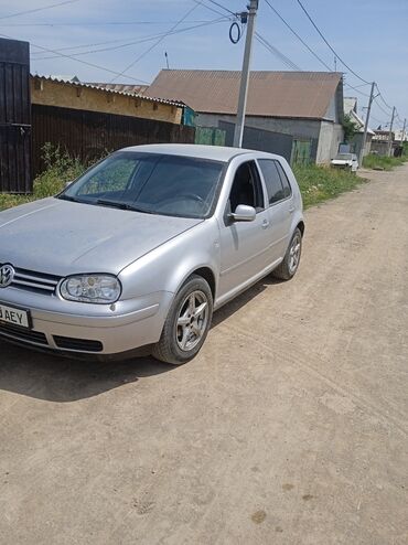 куплю volkswagen bora: Volkswagen Golf, серебристый хэтчбек. Автомобиль с 5-дверным кузовом