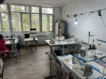 швейная машинка оверлок б у: Продается швейные машины. В отличном состоянии, преобретали недавно