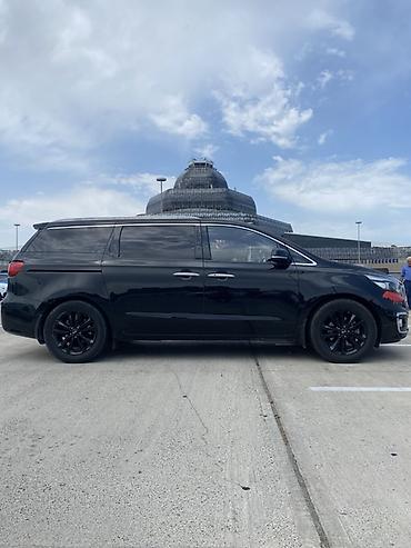 kia sorento disk: Kia Carnival miniven - Korpus rəngi: qara, qara rəngli disklər - — 1