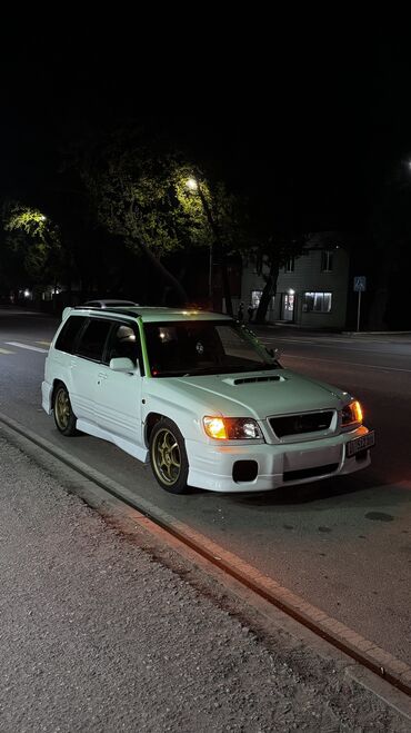 Subaru: Subaru Forester: 2001 г., 2 л, Автомат, Бензин, Универсал
