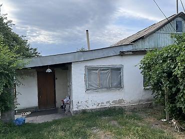 Продажа дач: Продаётся дом в с. Кунтуу. Центр. Большой участок.Подойдет для — 1