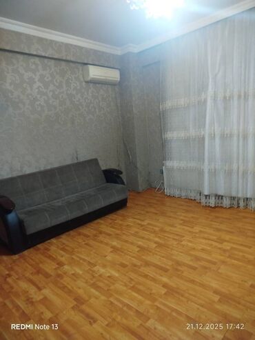 Uzunmüddətli kirayə mənzillər: Xaqlar metrosu yanınında mənzil kirayə verilir. Mərtəbə 16/4. Ümumi — 10