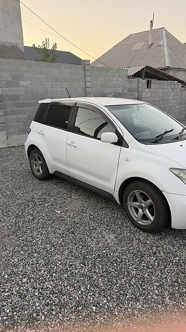титановый: Toyota Ist: 2002 г., 1.5 л, Автомат, Бензин, Хэтчбэк — 3