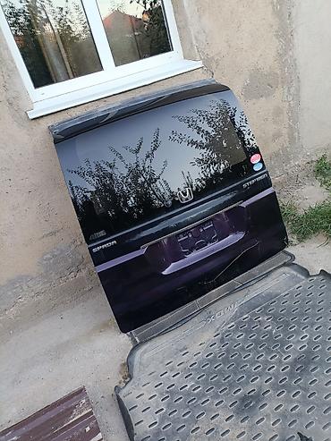 Унаа: Задняя пятая дверь (крышка багажника) Honda Stepwgn Spada - — 1