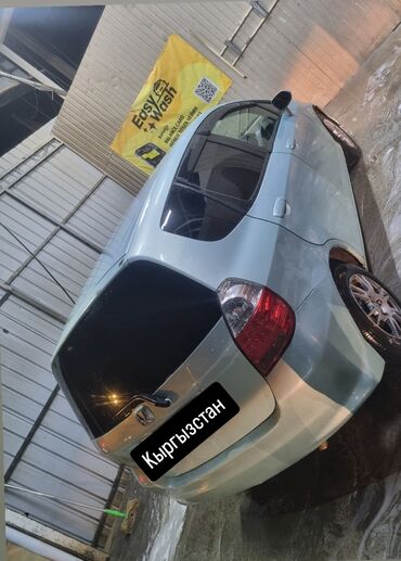 купить chery tiggo: Honda Fit: 2001 г., 1.3 л, Вариатор, Бензин, Универсал