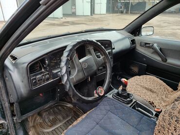 Volkswagen: Volkswagen Passat: 1992 г., 1.8 л, Механика, Бензин, Универсал