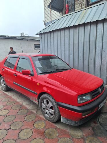 Volkswagen: Volkswagen Vento: 1996 г., 1.8 л, Механика, Бензин, Седан