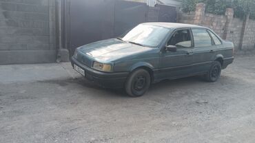 пасат б3 гитара: Автомобиль Volkswagen Passat B3, модель седан, представлен в
