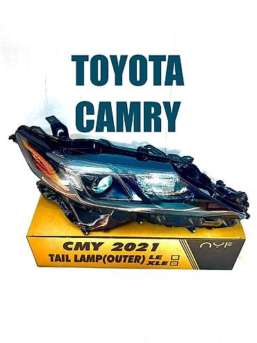 2 8: Комплект передних фар Toyota 2021 г., Новый, Аналог — 2
