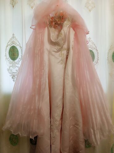 novruz xoncasi buta: Məhsul: Zərif ziyafət/libas dəsti – iki paltar və aksesuarlar 1)