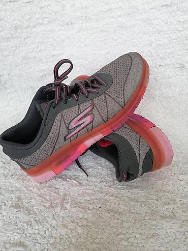 papuce miki maus: SKECHERS patike br 37--SKECHERS lagane zenske patike, duzina — 1