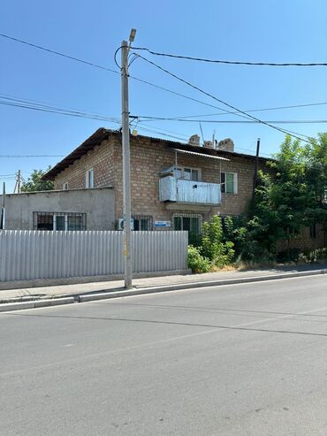 срочно продаётся 1 комнатная квартира в районе ошского рынка по улице кенсуйская: 1 комната, 28 м², Индивидуалка, 1 этаж, Косметический ремонт