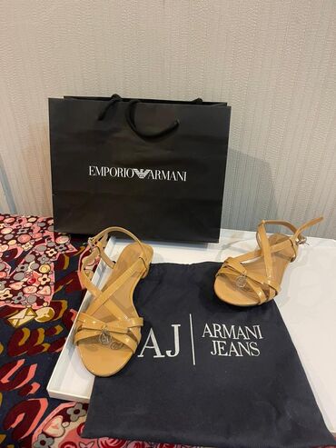 Basanoşka və səndəllər: Ölçü: 36, rəng - Bej, Yeni — 2