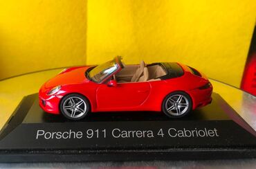 Avtomobil modelləri: Kolleksiya ücün avtomobil modeli Porsche 911 991 Carrera 4 cabriolet — 19