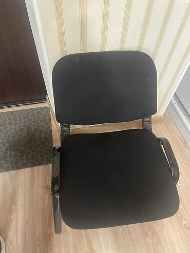 Офис эмереги: Продаю б/у офисную мебель, два стола одинаковых (как на фото), и — 3