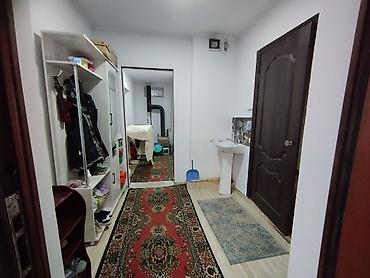 Продажа коттеджей и домов: 🏡 Продается уютный дом в ж/м Ала-Тоо! 📍 Ориентир: 100 метров от — 6