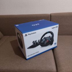 logitech: Logitech g29 oyun sükanı. Hec bir problemi yoxdur. 2-3 defe istifade