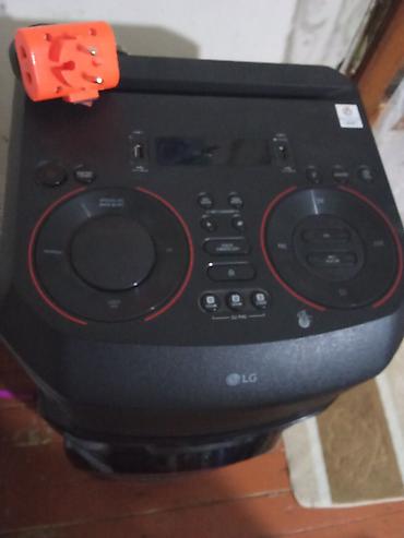 Audio: LG XBOOM səs sistemi - Marka/model: LG XBOOM (iki böyük wooferli — 3