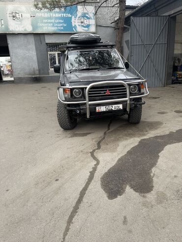 истеп машина: Mitsubishi Pajero: 1993 г., 2.5 л, Автомат, Дизель, Внедорожник