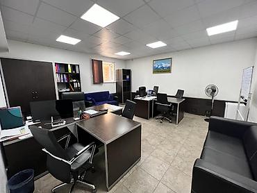 Продажа офисов: Продажа офисов 275 м², С ремонтом, С мебелью, Многоэтажное здание, Цокольный этаж этаж — 1