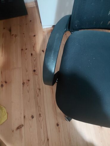 Ofis və oyun kresloları: Təkərli, Qolları tənzimlənmir, Parça — 8