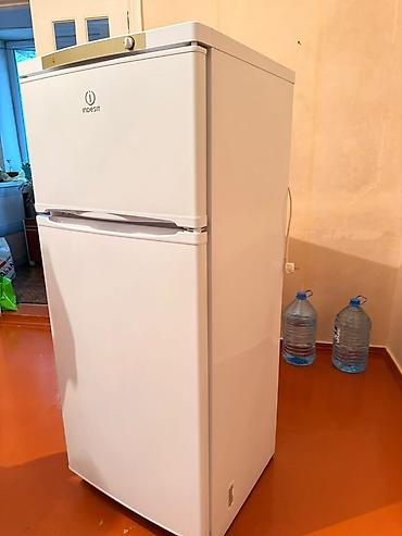 Soyuducular: İşlənmiş 2 qapılı Indesit Soyuducu Satılır, rəng - Ağ — 1