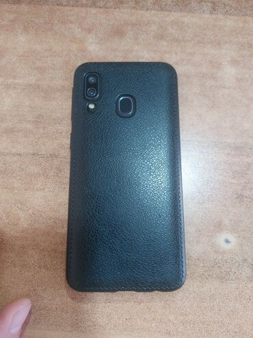 samsung a40 ekrani: Samsung Galaxy A40, 64 ГБ, цвет - Синий, Отпечаток пальца