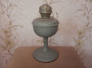 idman skamyası: Antik stolüstü lampa
