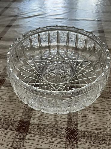 Наборы посуды: Продаю чешский хрусталь б/у, в отличном состоянии. Вазы разного at lalafo.kg — 8 Наборы посуды: Продаю чешский хрусталь б/у, в отличном состоянии. Вазы разного — 8