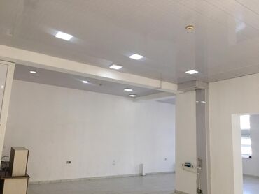аренда торговых площадей в магазинах: Kommersiya sahəsi – geniş və işıqlı açıq planlı məkan - Bir neçə
