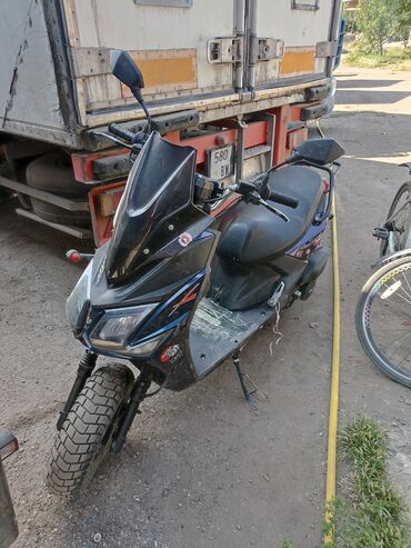 куплю электроскутер: Скутер Yamaha, 150 куб. см, Бензин, Б/у