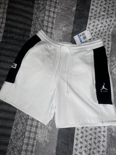 pull and bear jakne: JORDAN Jumpman Fleece Shorts vel. M NOVO