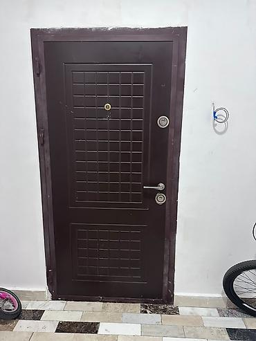 qapi boyasi: Giris qapisi 
100azn
Sumqayit 7630 leli — 1