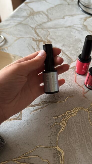 Manikür, pedikür aparatları: Manikür üçün avadanlıq dəsti tək tək də satılır hər biri Tərkib: - — 35