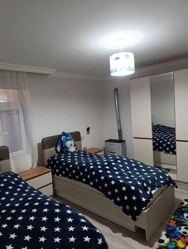 Qonaq otağı dəstləri: Sabunçuda 2 otaq,kalidor sistemli,təmirli evdir.Genis heyəti var .Qazı — 3