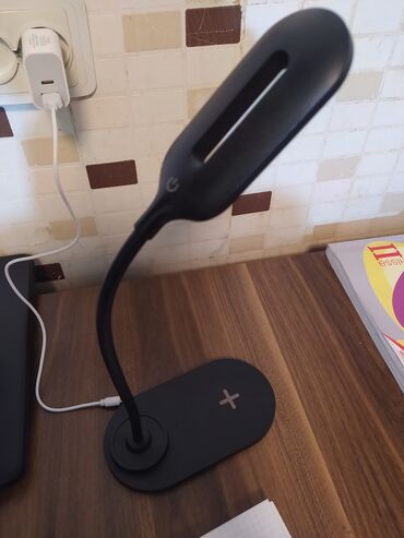 mobile aksesuar: Led işıqdır çox güclüdür 3 rejimi var və işığı yana yana simsiz sarjla