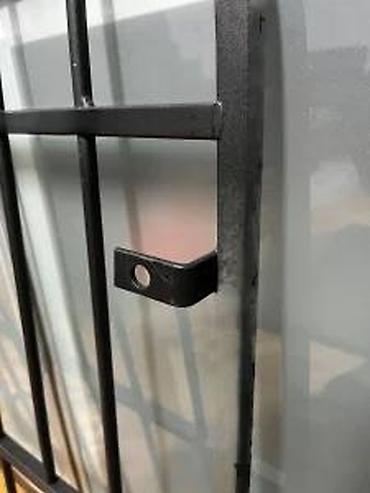 Baštenska dekoracija: Metalna rešetka/ukrasni panel za zid ili prozor - Materijal: crno — 7