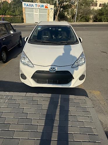 Toyota: Toyota Aqua: 1.5 l | 2017 il Hetçbek — 2