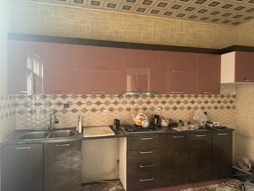 Mətbəx mebeli: Metbex mebeli satilir📍ölçü 4m📍uzerinde qaz aspirator ve moyka