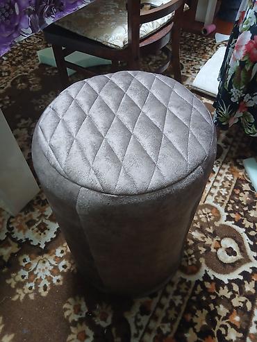 пуфик мягкий: Yumru puf/banquet stulu - Dizayn: Silindrik forma, üst hissəsi romb — 1