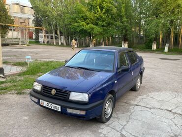 фольс: Volkswagen Vento: 1993 г., 1.8 л, Механика, Бензин, Седан
