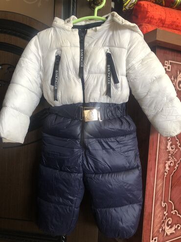 детские зимние куртки бишкек: Продаю зимний комбинезон в отличном состоянии! До 2-х лет можно