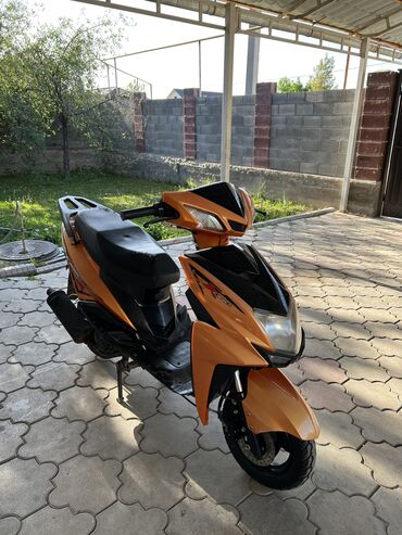 Скутеры: Скутер M8, 150 куб. см, Бензин, Б/у