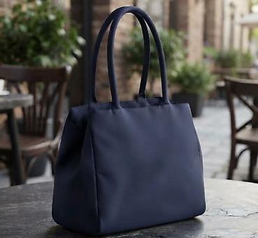 roze iqos: Elegantna ženska torba – tamnoplava tote torba - Materijal: glatka — 1