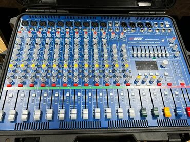 Səs gücləndiriciləri: Mavi rəngli, portativ çantada olan səs mikseri. Bu mikserin geniş -da lalafo.az — 8 Səs gücləndiriciləri: Mavi rəngli, portativ çantada olan səs mikseri. Bu mikserin geniş — 8