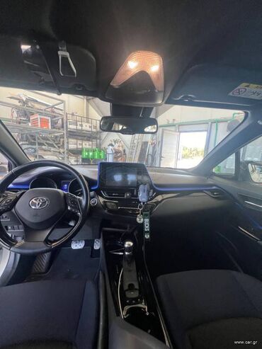 Toyota: Toyota C-HR: 1.8 l. | 2018 έ. SUV/4x4 — 21