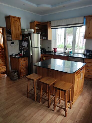 Долгосрочная аренда домов: 250 м², 7 комнат, Бронированные двери, Парковка, Утепленный — 23