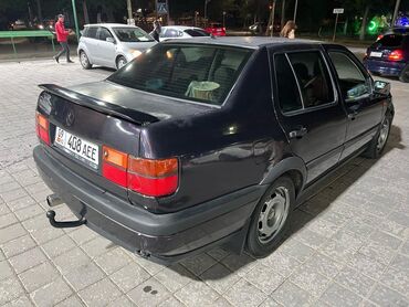 срочно продать машину: Volkswagen Vento: 2.1 л, Механика, Бензин, Седан